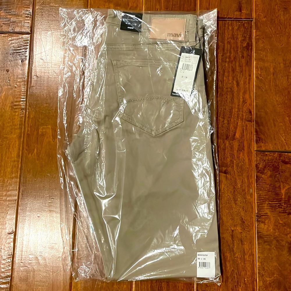 NWT men’s Mavi beige twill jeans relaxed straight leg 32x34